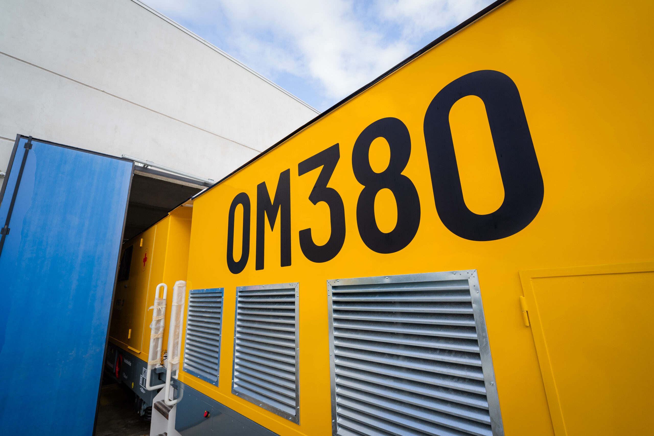 om380 2